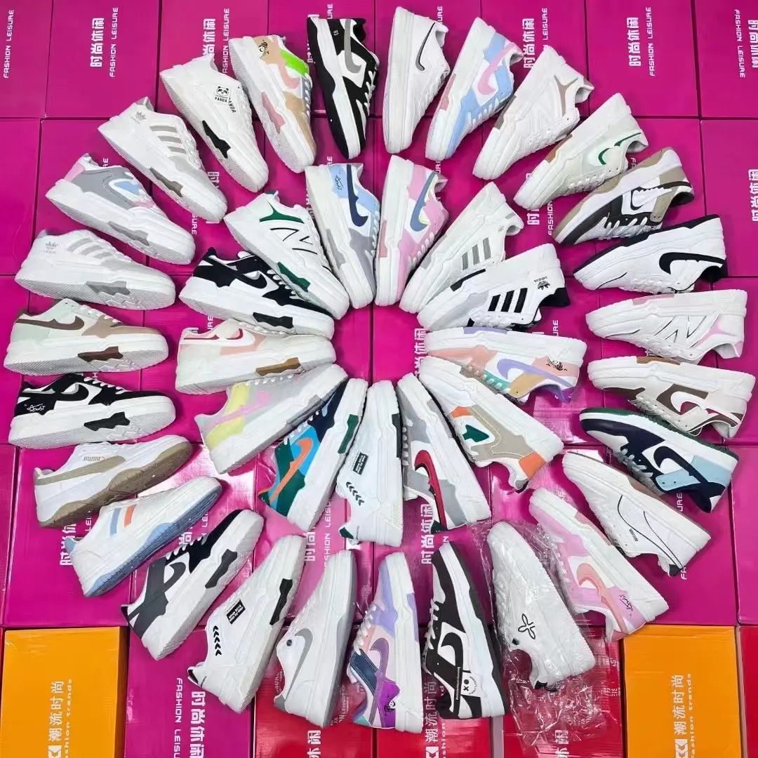 Rastgele tarzı karışık paket işık sneakers kadınlar için stoklanan spor ayakkabı yetişkin kadın ayakkabısı kadınlar için yeni stiller stok fiyat