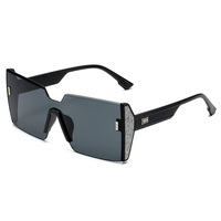 Nouvelles Lunettes de Soleil Carrées Élégantes et Scintillantes Tendance Grande Monture Femme Effet Amincissant Visage Haute Couture Protection UV400 2026