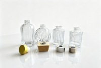 Nuevo Diseño Decorativo y Lujoso, Botella Difusora de Vidrio Transparente de 110ml, 150ml, 200ml, 250ml, Frasco de Perfume en Relieve Vacío