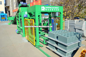 Máquina Automática para Fabricar Bloques de Pavimento QT4-18, Línea de Producción de Bloques de Hormigón y Ladrillos Huecos - Product Image 3