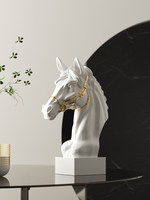 Ornement de tête de cheval artistique haut de gamme, sculpture en résine faite à la main, style rétro nostalgique, décoration d'intérieur de luxe léger, pour table