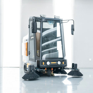 Nouvelle machine de nettoyage de voirie autoportée 2025 avec une largeur de 1900 mm et un réservoir de 80 L pour la maison et les routes de camions - Product Image 4