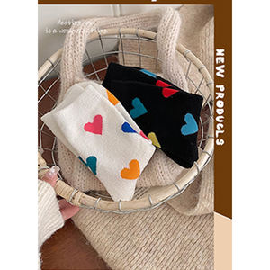 2025 <span class=keywords><strong>Sock</strong></span> Factory Mulheres Meias Atacado Senhoras Algodão Macio Coração <span class=keywords><strong>Valentines</strong></span> Fuzzy Tripulação Primavera e Verão Meias - Product Image 3