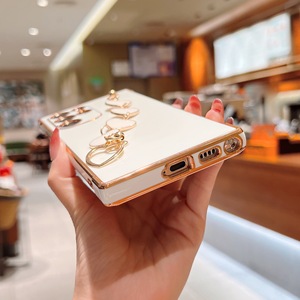 Nuovo Custom OEM Love Heart Square TPU <span class=keywords><strong>Cover</strong></span> telefono per <span class=keywords><strong>Samsung</strong></span> <span class=keywords><strong>Galaxy</strong></span> S23 S22 S21 S20 Ultra iPhone <span class=keywords><strong>Cover</strong></span> posteriore braccialetto ispirato - Product Image 5