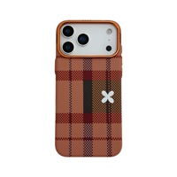 Étui de téléphone de luxe à motif en fibre de carbone, coque arrière en PC mat magnétique avec fleur pour iPhone 18 Pro Max