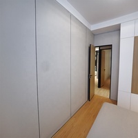 Cloison de séparation de pièce en bois de style moderne pour hall d'hôtel intérieur, cloison de séparation personnalisée avec porte, système de cloisonnement