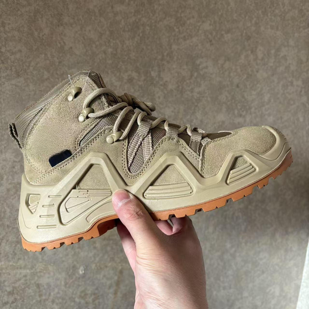 "marron loup&nbsp;: [gang du milieu-]-] }