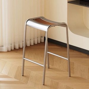 <span class=keywords><strong>Tabouret</strong></span> <span class=keywords><strong>de</strong></span> <span class=keywords><strong>bar</strong></span> en fer forgé <span class=keywords><strong>de</strong></span> style rétro pour la maison, le restaurant, la maison d'hôtes et le café - Chaise haute minimaliste avec options personnalisables - Product Image 2