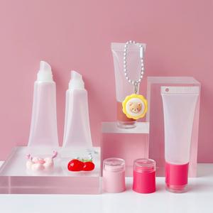 Tubos de Plástico Transparente de 5g/10g/15g para Bálsamo Labial, Tubos Exprimibles con Tapa de Rosca para Brillo Labial, Crema para Ojos y Limpiador Facial con Llavero - Product Image 2