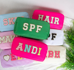 Sacs <span class=keywords><strong>de</strong></span> toilette et trousses <span class=keywords><strong>de</strong></span> maquillage en nylon personnalisés avec lettres en tissu et fermeture éclair – Vente en gros - Product Image 2