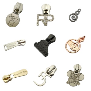 Tirador de Cremallera Metálico Personalizado con Logotipo en Relieve, Sin Níquel, con Diseños de Mariposa y Corazón para Prendas de Vestir - Product Image 1