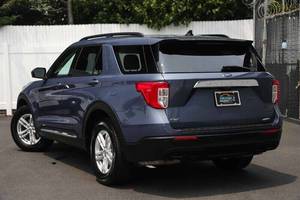 SUV 4 portes XLT FWD d'occasion en excellent état, sièges en cuir, pneus R18, régulateur de vitesse adaptatif, intérieur clair - Product Image 3