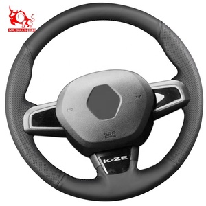 Accesorios interiores nueva llegada diseñador de cubierta de <span class=keywords><strong>volante</strong></span> de cuero genuino para <span class=keywords><strong>Renault</strong></span> City 2016 Kwid 2020 - Product Image 2