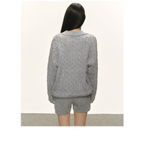 Nouvel ensemble tricoté respirant pour femme, col en V, coupe régulière, deux pièces avec short, style décontracté, automne-hiver