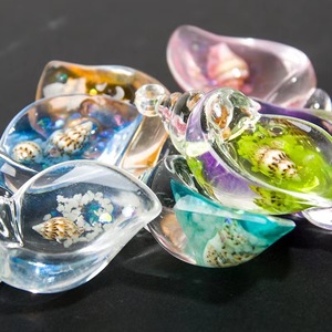 Colgantes de Concha de Caracol Acrílicos Rojos Brillantes, Accesorios Luminosos para Joyería DIY, Llaveros, Bolsos, Pendientes, Verano 2024 - Product Image 3