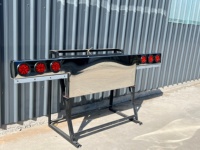 Peterbilt Kenworth 96 pouces 304 en acier inoxydable Pare-chocs arrière en T Barre de feux arrière avec 6 trous