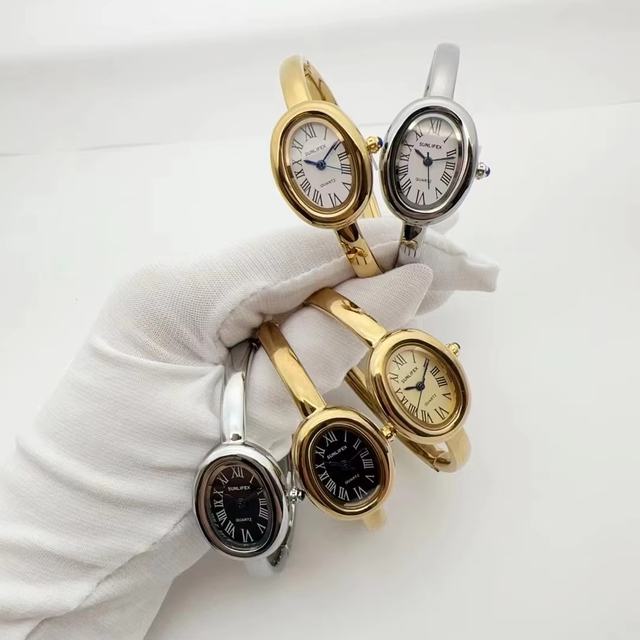 Best Quality Luxury Women's Watch Waterproof Factory Quartz Movement Mini New Beautiful Women Gold Bathtub for Ladies Watch