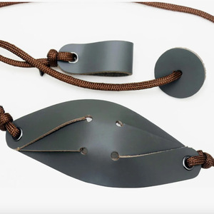 En stock : Nouvelle fronde vintage de poche, faite à la main en cuir PU, fronde de berger vintage, catapulte. - Product Image 1