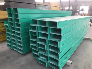 Canaux de câblage en plastique renforcé de fibre de verre, longueur et largeur personnalisables, adaptés à la fabrication industrielle. - Product Image 4