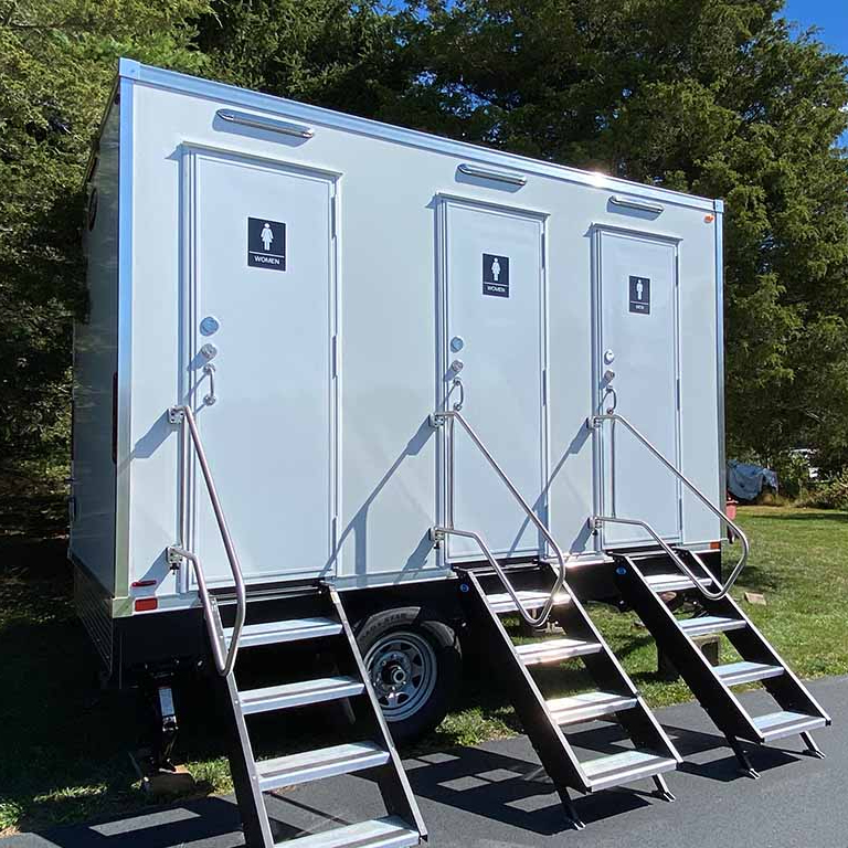 Professional Portable Toilet Restroom Trailer Lightweight