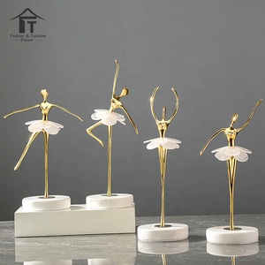 Sculpture Fille Danseuse Dorée Nordique Moderne pour Intérieur de Salon, Accessoires de Décoration de Bureau de Luxe pour la Maison - Product Image 1