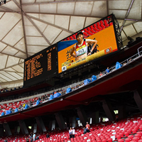 Energiesparende Indoor-LED-Anzeige mit Festinstallation, Gemeinsame Kathode P2 P2.5 P3, Stromsparende Vollfarbige Videowand für Sporthallen
