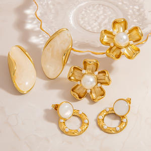 Pearl <b>Stud</b> Earrings 18K Gold Plated <b>Titanium</b> Steel Everyday Wear Geometric Design EH11890 - Product Image 4