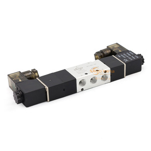Vanne solénoïde à cinq voies à deux positions SXQD 4V130 06C pour commande de cylindre, montage sur panneau, DC24V - Product Image 1