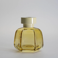 Bouteille diffuseur de parfum hexagonale de luxe en verre 120 ml avec couvercle noir, sérigraphie couleur personnalisée, contenant d'arôme pour la vente en gros