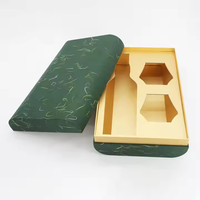 Caja de regalo de vino individual hecha a mano de lujo personalizada diseño curvo de cartón rígido para champán whisky botella de vino tinto esponja en relieve