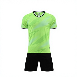 Conjunto de Fútbol para Hombre, Camiseta Verde Neón Sublimada, Pantalones Cortos Negros, Uniforme Transpirable de Poliéster, Personalizable con Nombre de Marca - Product Image 4