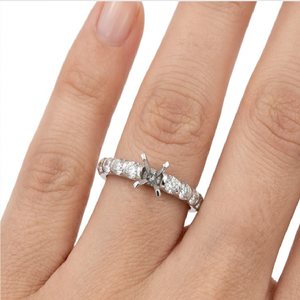 Bague de fiançailles intemporelle en or blanc massif 18 carats avec diamant naturel 0,50 ct, monture classique à 4 griffes partagées, fournisseur fiable - Product Image 4