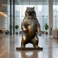 Sculpture d'ours en bronze puissante avec base ornée - Figurine d'animal classique de luxe en bronze pour grands intérieurs, sculpture d'ours en bronze