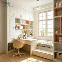 Ensemble de meubles de chambre d'enfant sur mesure avec armoire intégrée, bureau d'étude, lit avec fenêtre, étagère et armoire de rangement, design gain de place