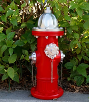 Statue décorative en résine en forme de poteau d'incendie, grande figurine rouge pour la décoration de jardin
