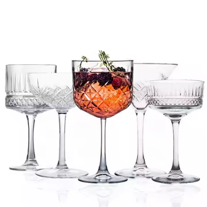 Copas de <span class=keywords><strong>vino</strong></span> transparentes en relieve de copa de cristal europeo Vintage para cócteles Martini de agua - Product Image 1