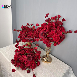 Vente d'usine : Boule de fleurs artificielles rouges lisses faites à la main, centre de table doux pour mariages, fêtes et la Saint-Valentin - Product Image 2
