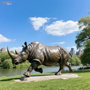 Giardino urbano personalizzato moderno grande bronzo fusione animale scultura a grandezza naturale rinoceronte esecuzione statua in bronzo per arredamento pubblico - Product Image 2