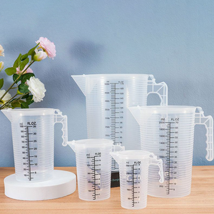 Gobelet doseur <span class=keywords><strong>gradué</strong></span> en plastique de qualité alimentaire de 50 ml à 5000 ml avec poignée pour le thé au lait, la cuisine et l'usage commercial - Product Image 1