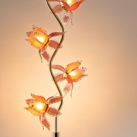Lampe sur pied en verre de Murano rose moderne faite à la main avec base E26 et tige en métal doré, lumière LED pour la décoration du salon