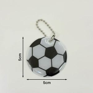 Phản Quang bóng đá sinh viên Ba lô Mặt dây chuyền bóng đá <span class=keywords><strong>PVC</strong></span> <span class=keywords><strong>Keychain</strong></span> đêm an toàn cảnh báo khóa Bóng Đá phản chiếu Mặt dây chuyền - Product Image 2