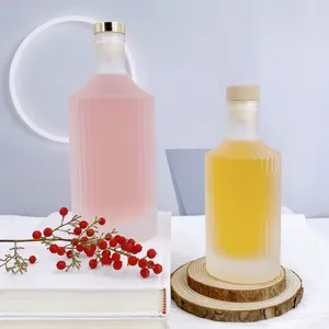 Garrafa de armazenamento vazia de 250ml 500ml, garrafa de vidro transparente fosco para vinho e frutas, licor por atacado