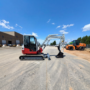 Achetez en gros des mini-excavatrices sur chenilles Takeuchi TB225/TB260 neuves/d'occasion de 2,5 tonnes, durables, avec moteur hydraulique, boîte de vitesses et pompe. - Product Image 1