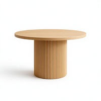 Table de salle à manger ronde en chêne massif avec piétement cannelé, table cylindrique en bois naturel pour salle à manger et restaurant