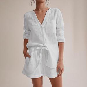 Completo Estivo Bianco a Maniche Lunghe con Pantaloncini in Garza a Doppio Strato per Donna, Ideale per Casa e Aria Condizionata - Product Image 1