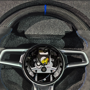 Volante de Fibra de Carbono y Alcántara de Alta Gama Personalizado para <span class=keywords><strong>Porsche</strong></span> 718 911 992 997 985 981 <span class=keywords><strong>Cayman</strong></span> Boxster Taycan - Product Image 4