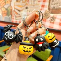 Porte-clés fantaisie d'Halloween en caoutchouc personnalisé, design 3D en PVC souple, figurine d'action cauchemar de la veille de Noël