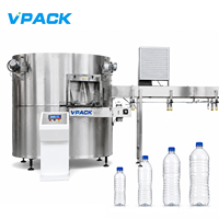 Ligne de production de remplissage d'eau entièrement automatique à haute précision 6000BPH à 32 têtes pour bouteilles PET de 1,5 L