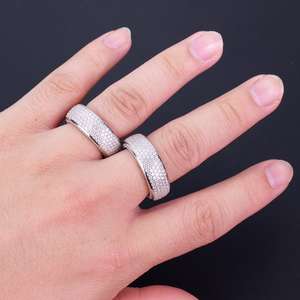 Vente en gros de lots mixtes de bagues éternelles pour hommes en argent sterling 925 entièrement serties de moissanite taille brillant plaqué or blanc - Product Image 2