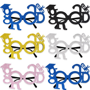 Lunettes <span class=keywords><strong>de</strong></span> fête à thème <span class=keywords><strong>de</strong></span> la saison des diplômes, monture amusante avec lettres GRAD, pour photos <span class=keywords><strong>de</strong></span> cérémonie <span class=keywords><strong>de</strong></span> remise des diplômes, durables et réutilisables, directement <span class=keywords><strong>de</strong></span> l'usine - Product Image 1